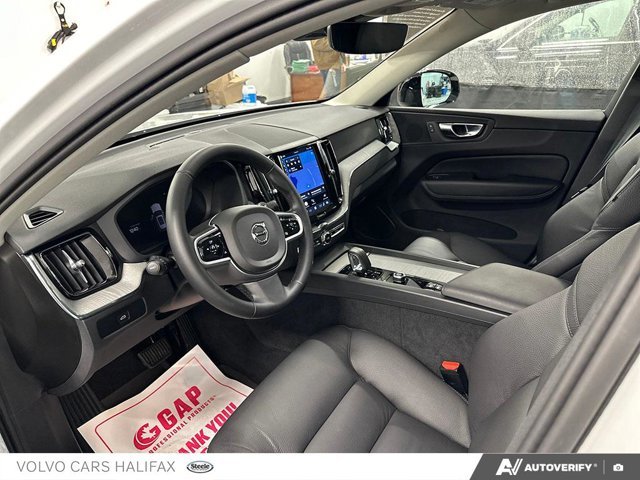 2025 Volvo XC60 Plus Dark Theme-12