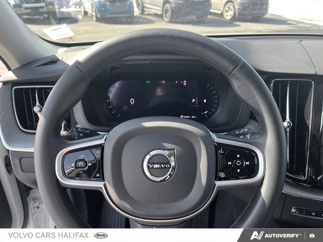 2025 Volvo XC60 Plus Dark Theme-12