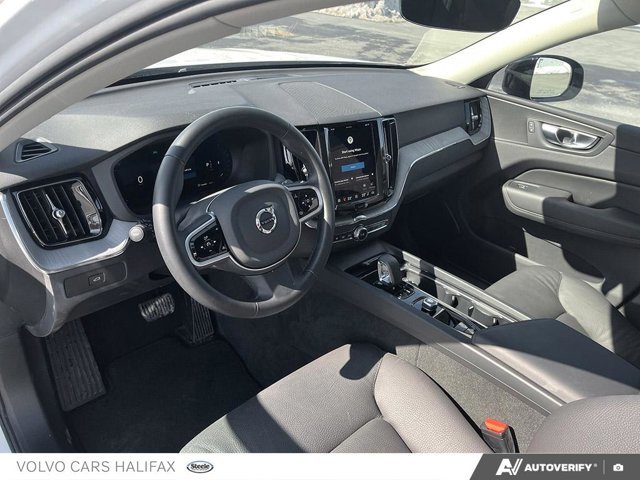 2025 Volvo XC60 Plus Dark Theme-11