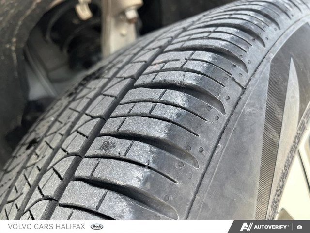 2025 Volvo XC60 Plus Dark Theme-6