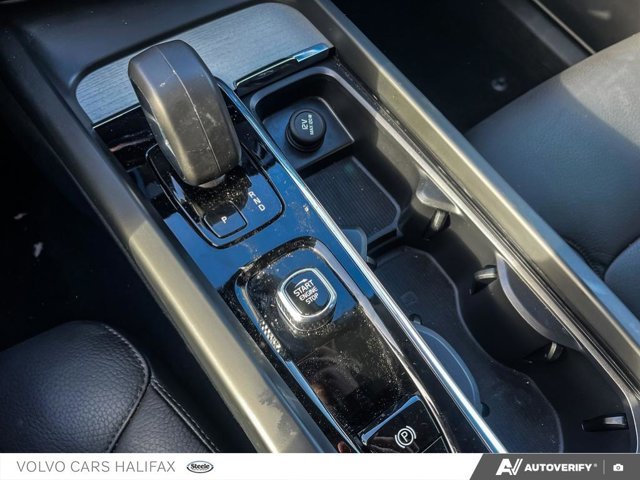 2025 Volvo XC60 Plus Dark Theme-15