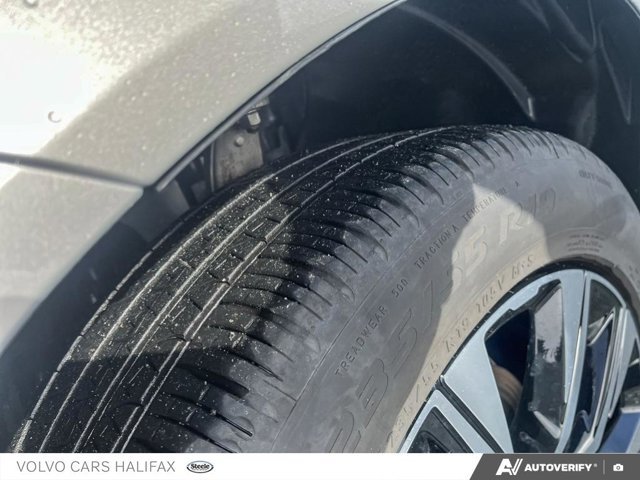 2025 Volvo XC60 Plus Dark Theme-6