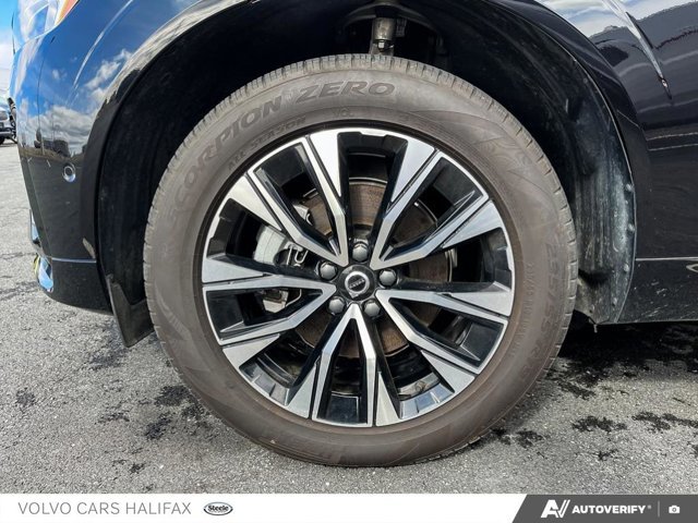 Volvo XC60 Plus Dark Theme 2025-5