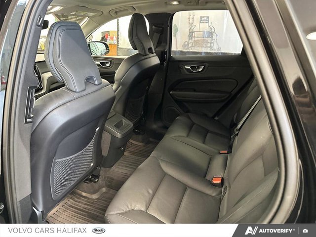 2025 Volvo XC60 Plus Dark Theme-22