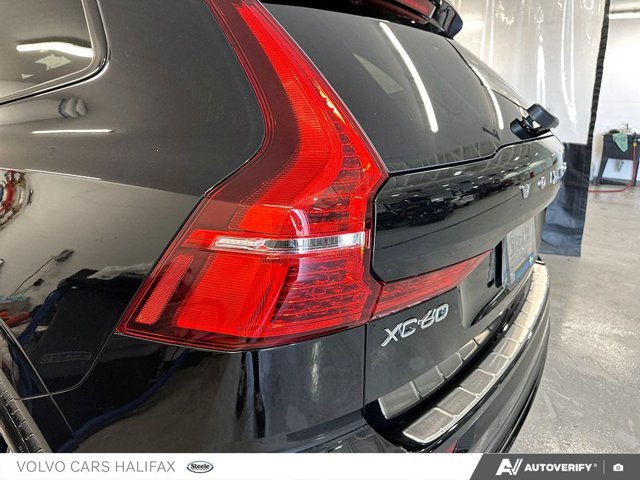 2025 Volvo XC60 Plus Dark Theme-10