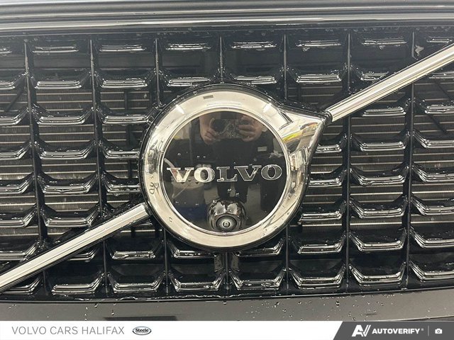 2025 Volvo XC60 Ultra Dark Theme-8