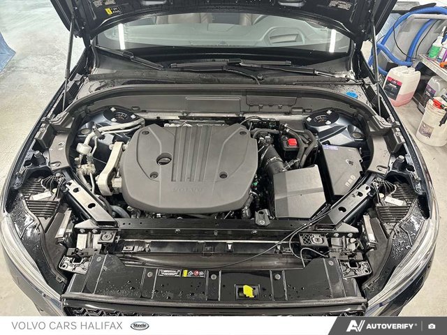 2025 Volvo XC60 Ultra Dark Theme-9