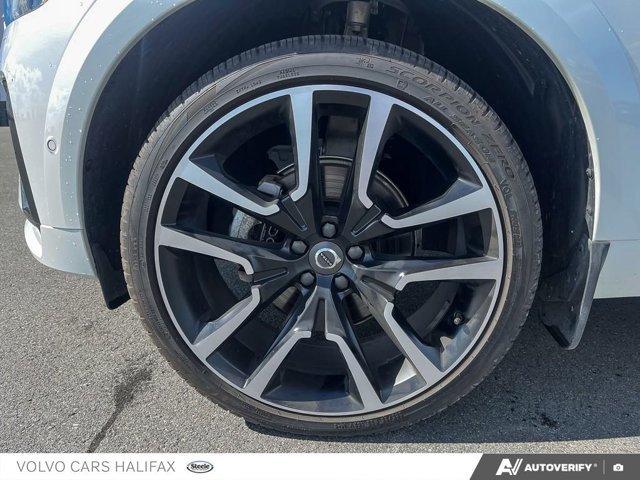 2025 Volvo XC60 Ultra Dark Theme-5