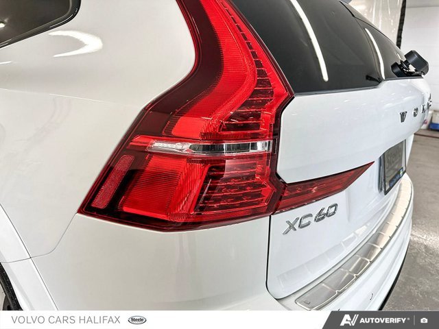 2025 Volvo XC60 Ultra Dark Theme-11