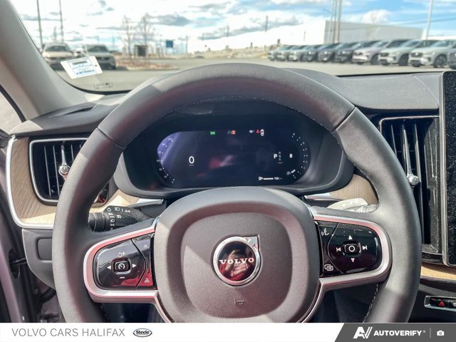 Volvo XC60 Plus Dark Theme 2026-12