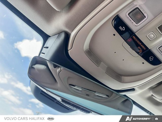 Volvo XC60 Plus Dark Theme 2026-19