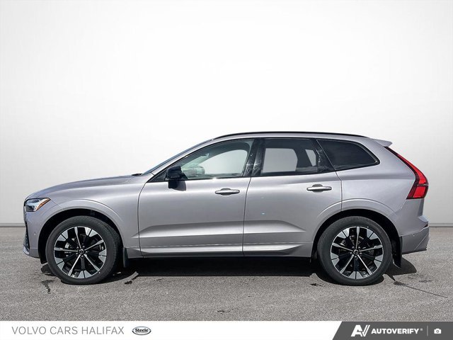 Volvo XC60 Plus Dark Theme 2026-2
