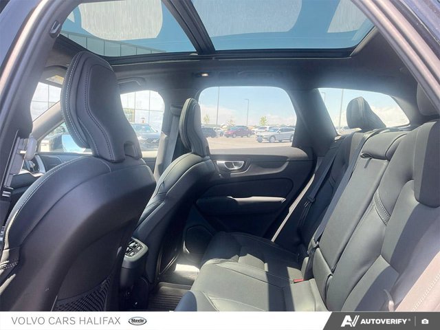 2026 Volvo XC60 Ultra Black Edition-21