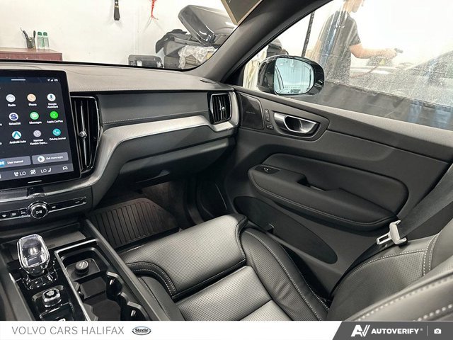 2026 Volvo XC60 Ultra Black Edition-24