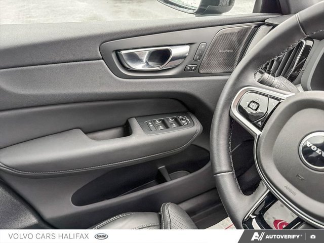 Volvo XC60 Ultra Black Edition 2026-16
