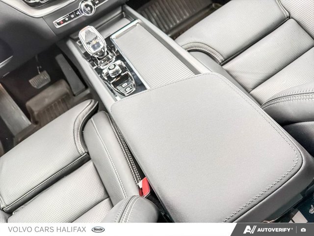 Volvo XC60 Ultra Black Edition 2026-17