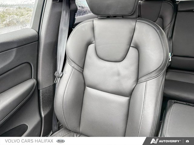 Volvo XC60 Ultra Black Edition 2026-19