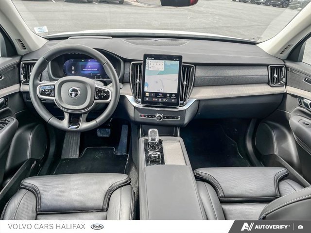 Volvo XC90 Plug-In Hybrid Ultra Bright Theme 2025-22