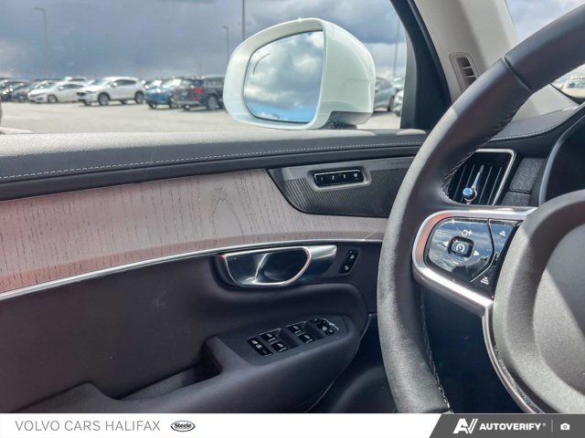 Volvo XC90 Plug-In Hybrid Ultra Bright Theme 2025-15