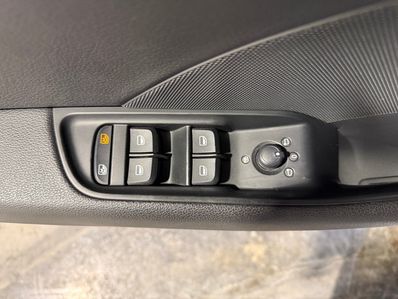 2015 Audi A3 2.0T KOMFORT-12