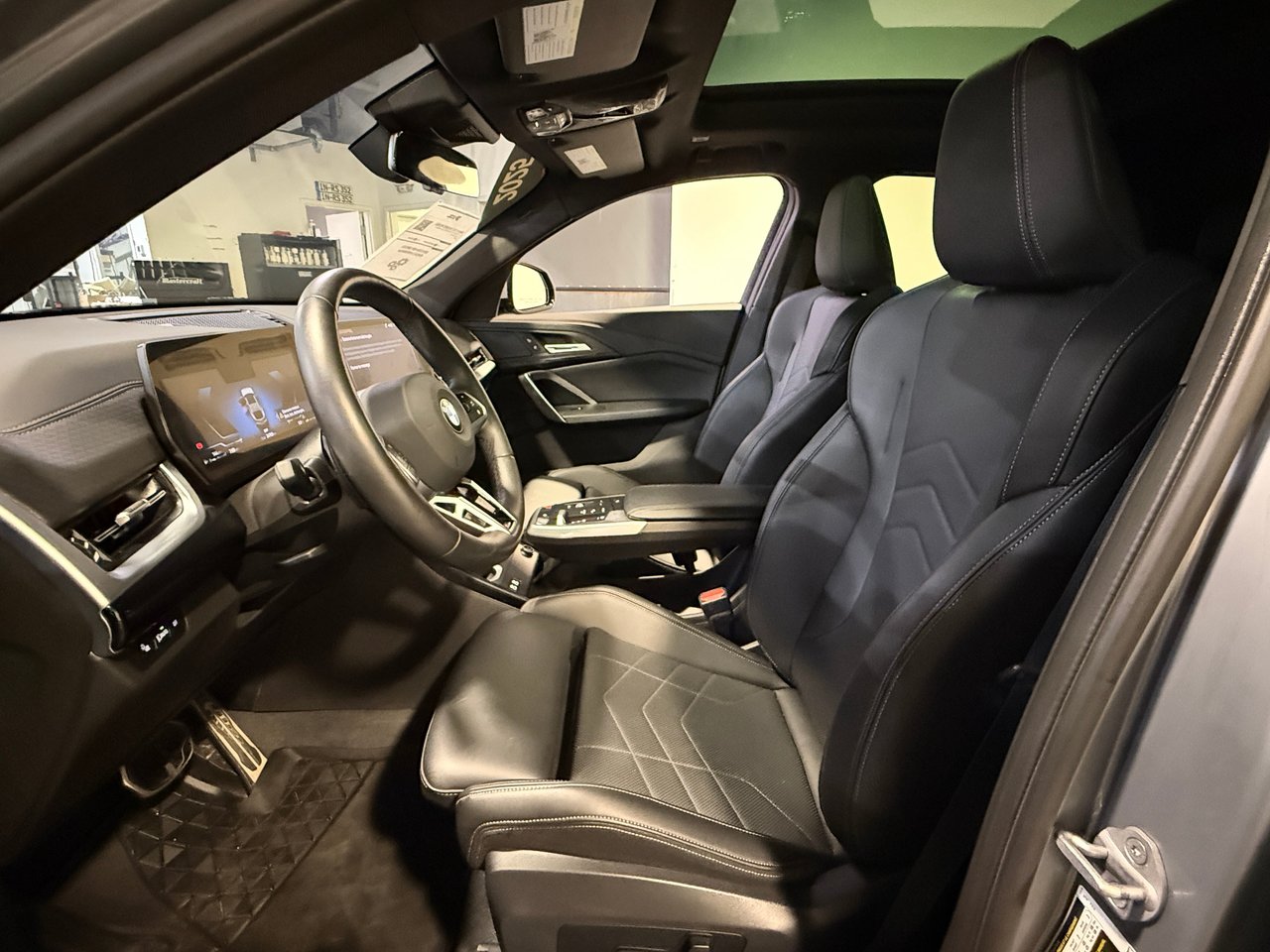 2025 BMW X2 28i // M SPORT PACKAGE-14