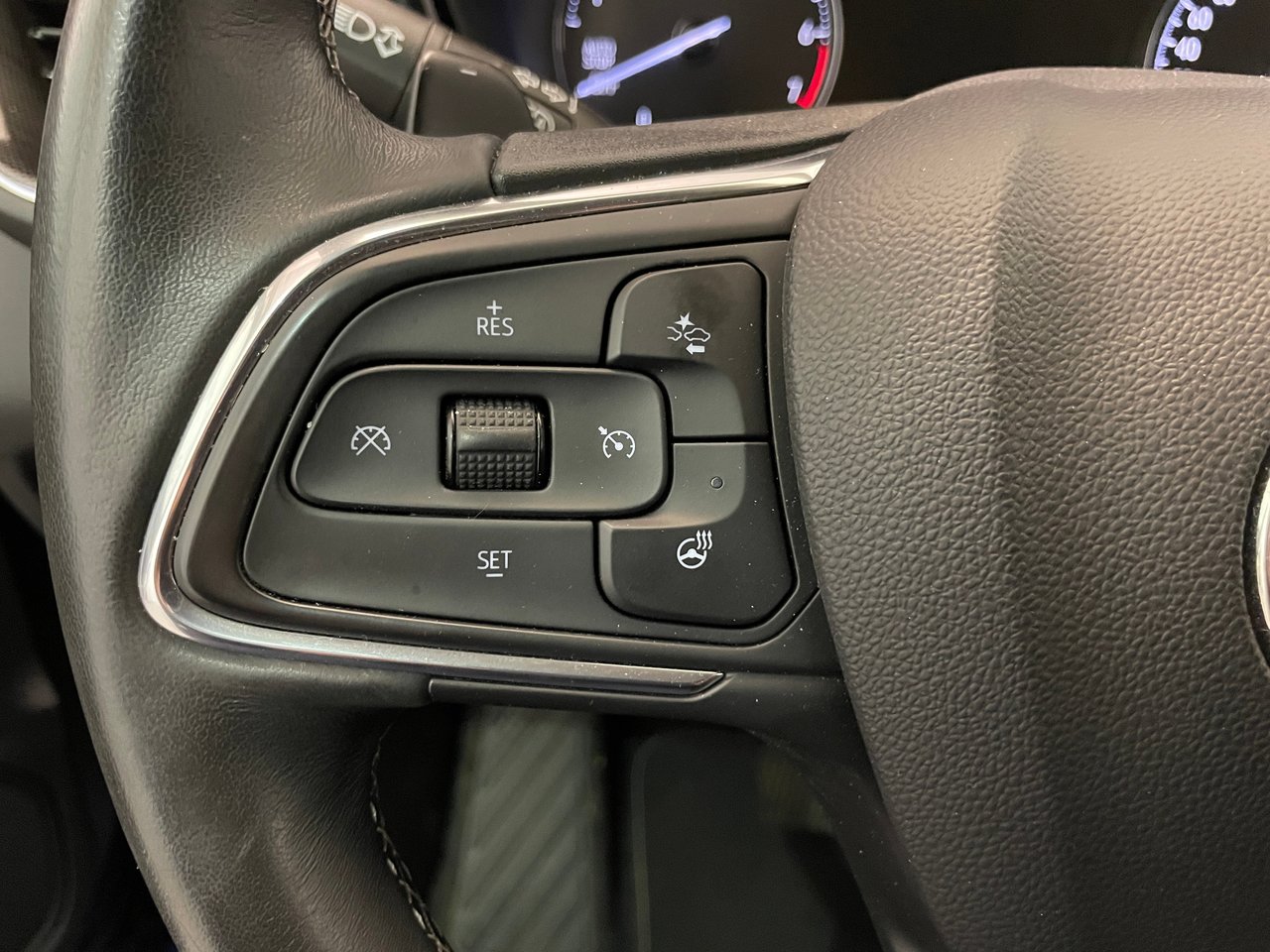 Buick Envision Essence 1SL AWD 2023-14
