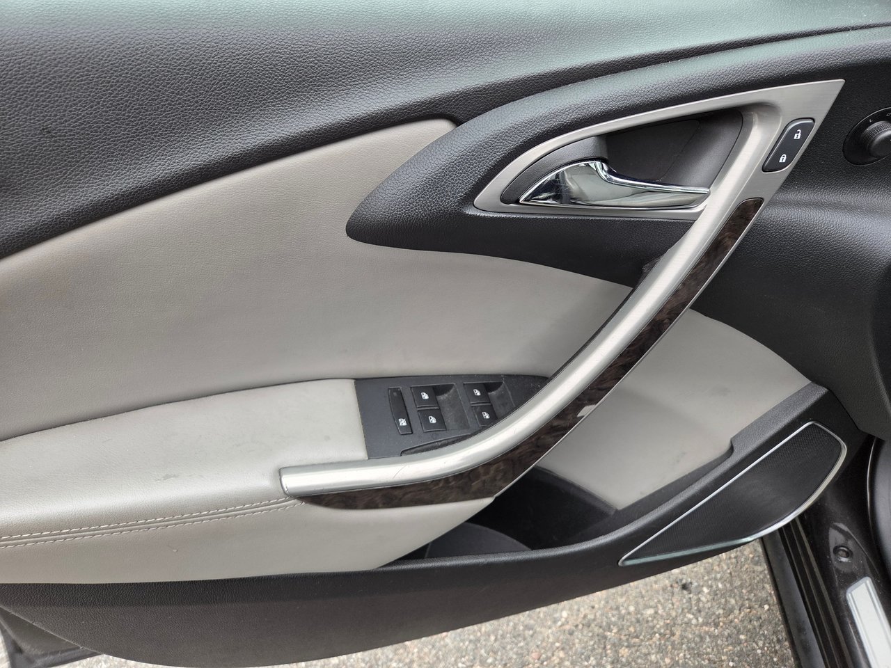 Buick Verano base 2015-9