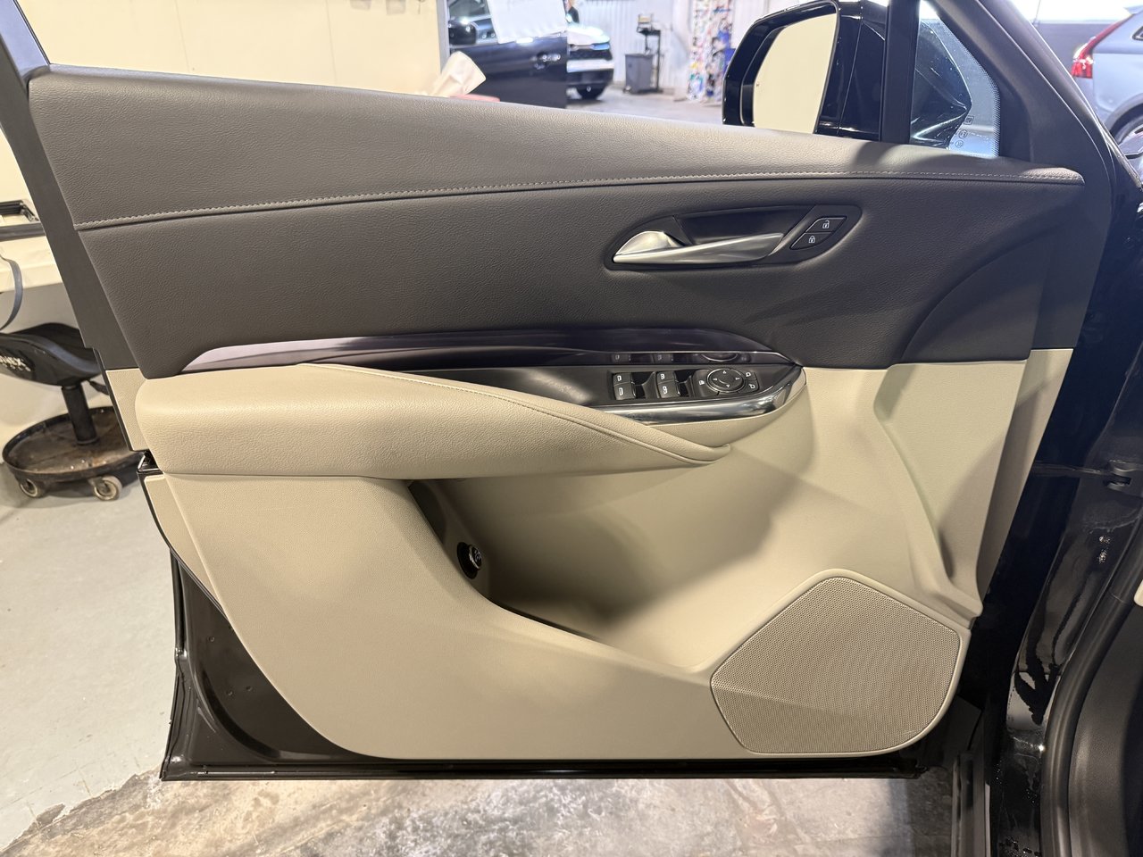 Cadillac XT4 LUXURY 2023-10