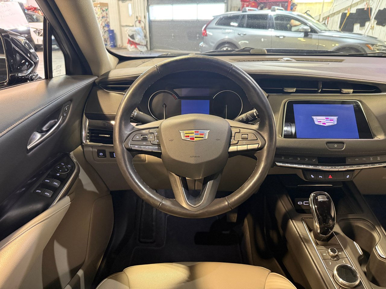 Cadillac XT4 LUXURY 2023-13