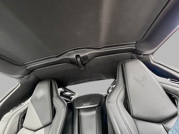 Chevrolet Corvette STINGRAY 2021-29