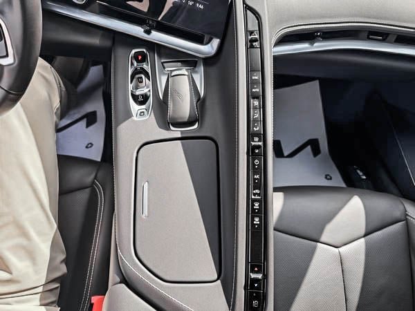 Chevrolet Corvette STINGRAY 2021-26