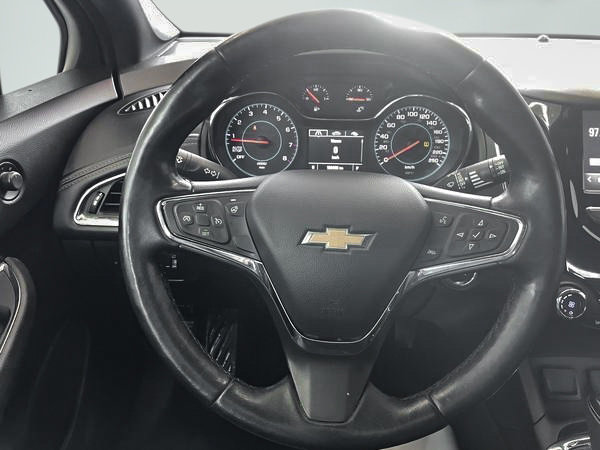 Chevrolet Cruze premier 2018-16