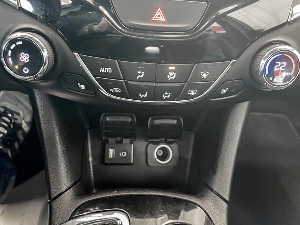 Chevrolet Cruze premier 2018-18