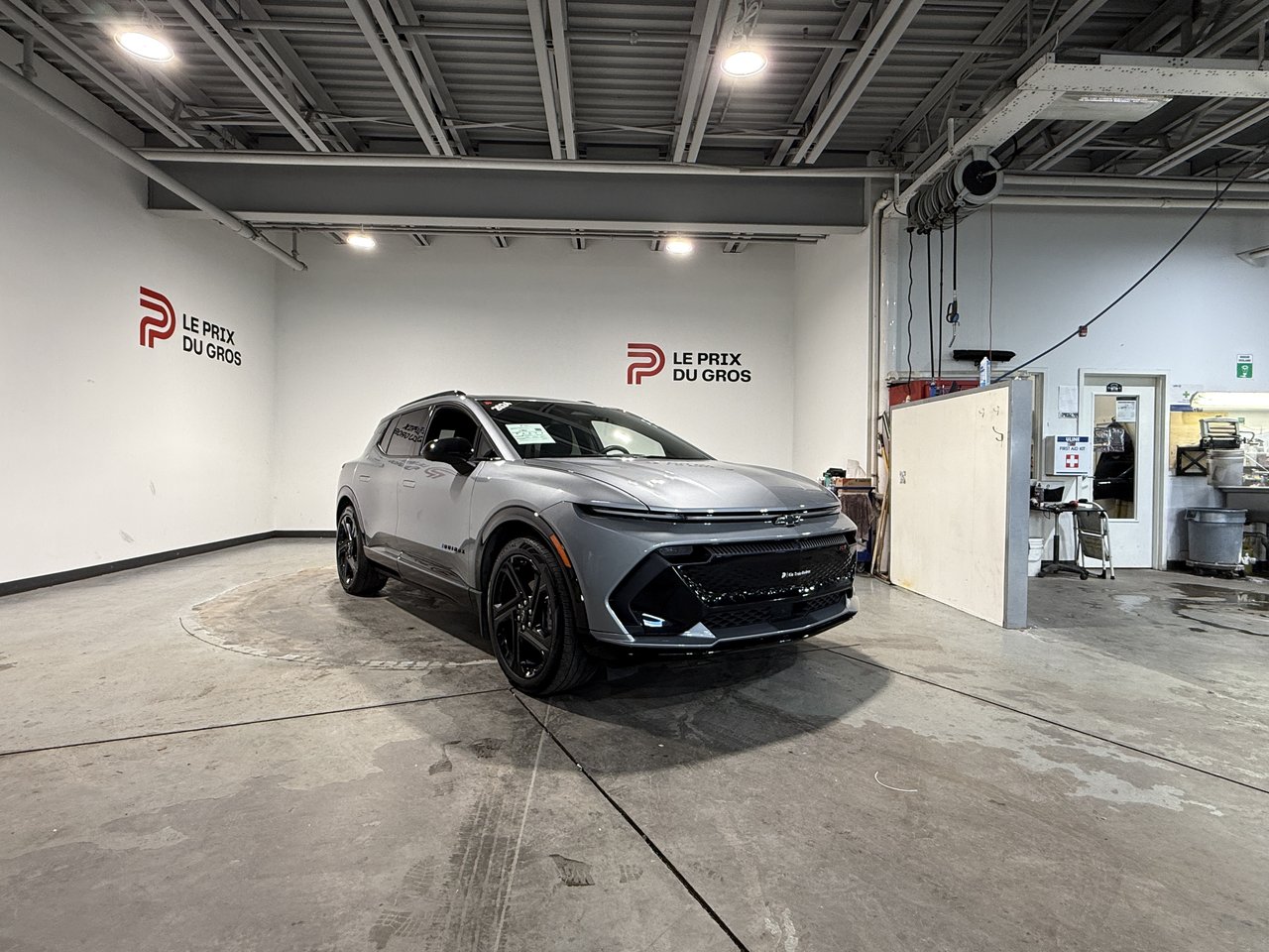 2024 Chevrolet Equinox EV RS-2