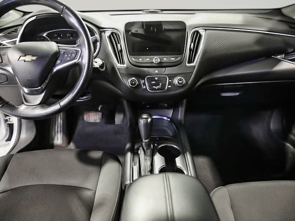 2018 Chevrolet Malibu LT-23