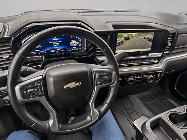 Chevrolet Silverado 1500 LT 2.7L 2023-28