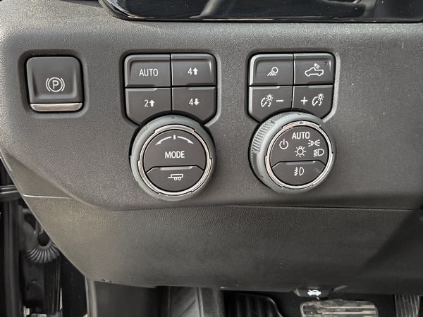 Chevrolet Silverado 2500HD Trail Boss 2025-14