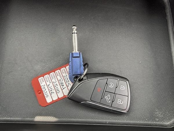 Chevrolet Silverado 2500HD Trail Boss 2025-25