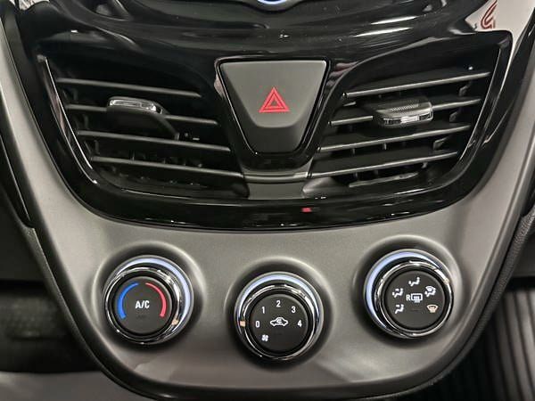 2020 Chevrolet Spark 2LT-23