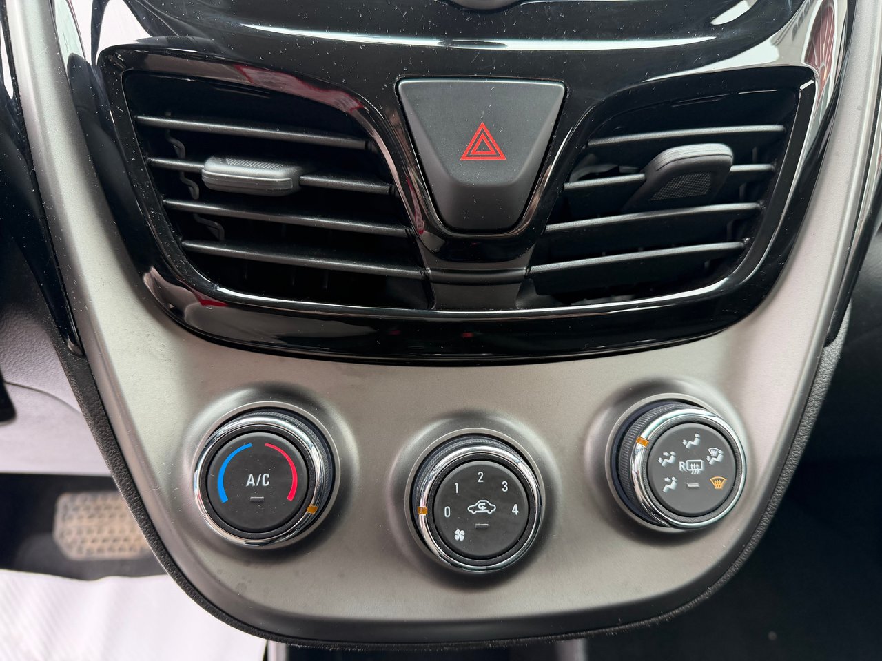 Chevrolet Spark LT 2021-14