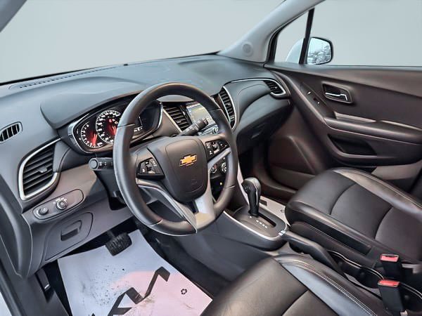 2021 Chevrolet Trax LT AWD-12