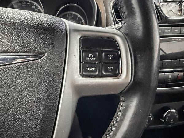 2013 Chrysler 200 Touring convertible-15