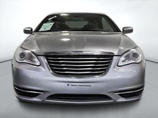 2013 Chrysler 200 Touring convertible-7