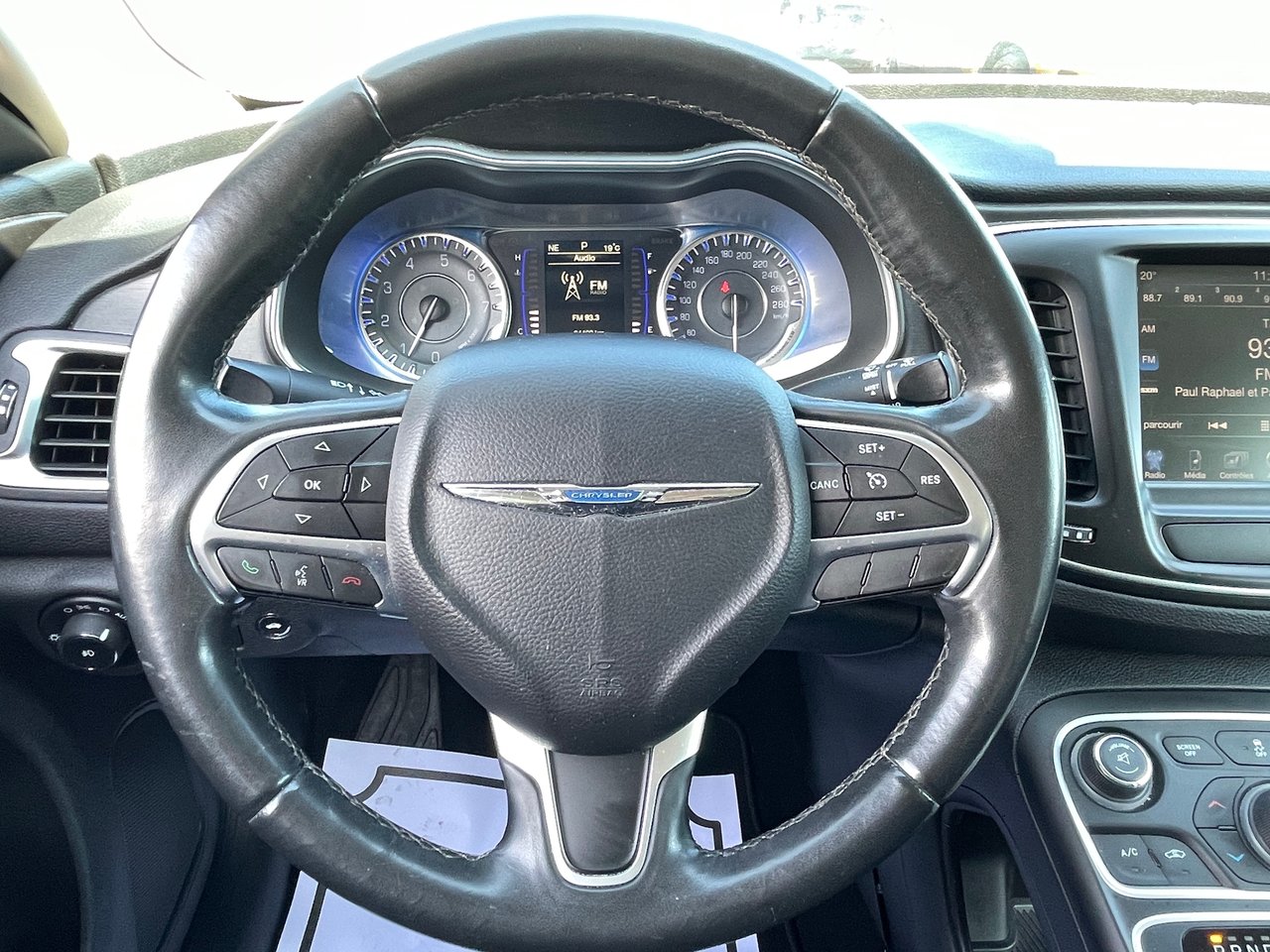 2016 Chrysler 200 LIMITED-17
