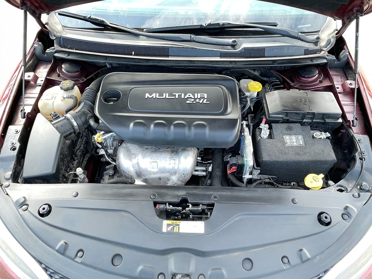 2016 Chrysler 200 LIMITED-27