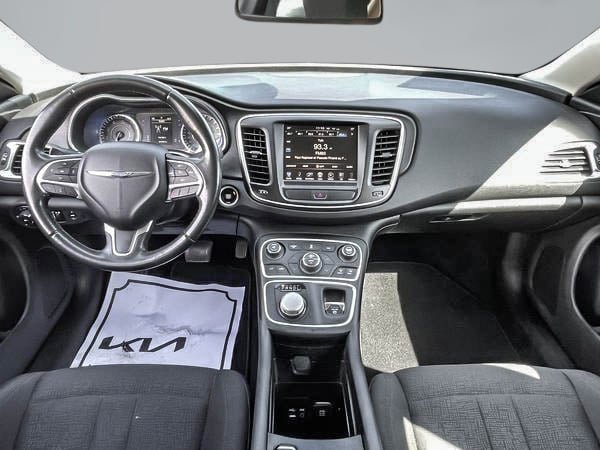 2016 Chrysler 200 LIMITED-16