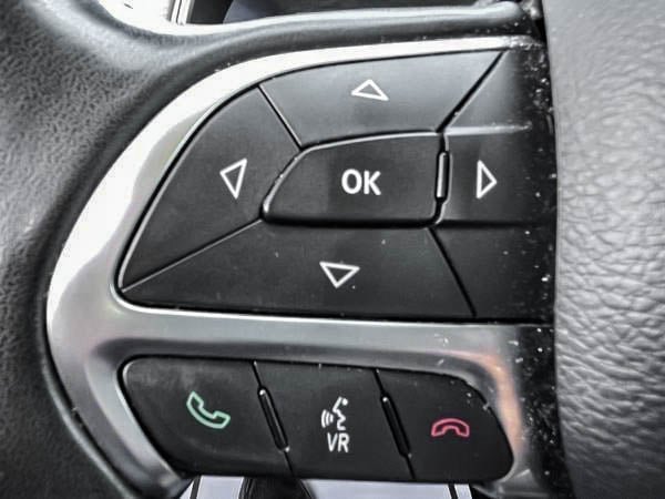 2016 Chrysler 200 LIMITED-14