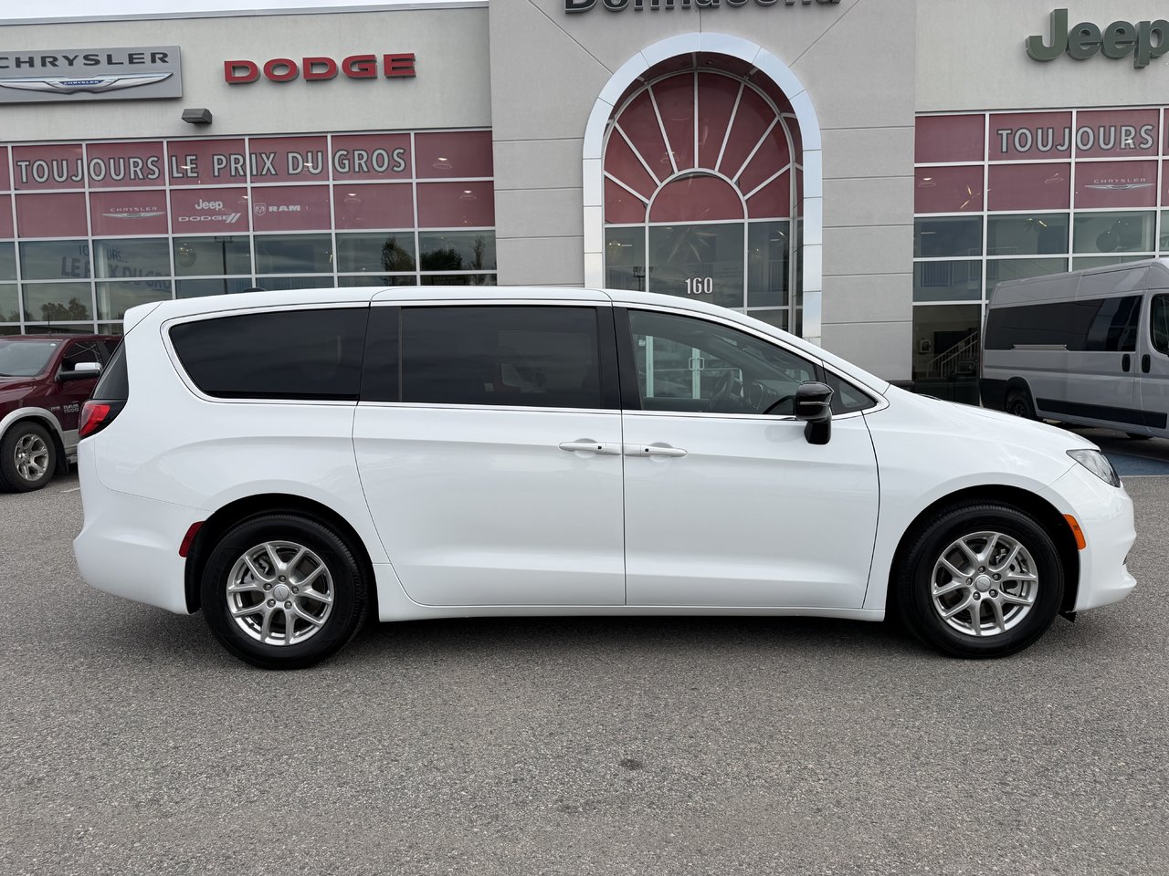 2027 Chrysler Grand Caravan SXT-1