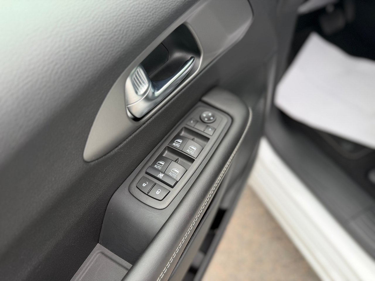 2027 Chrysler Grand Caravan SXT-10