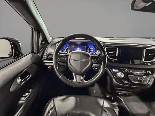 Chrysler Pacifica Hybrid Touring L 2019-13